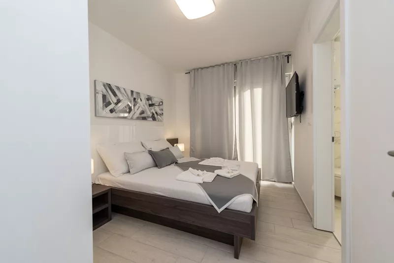 Pool Maris | Double room with Balcony - Image 4
