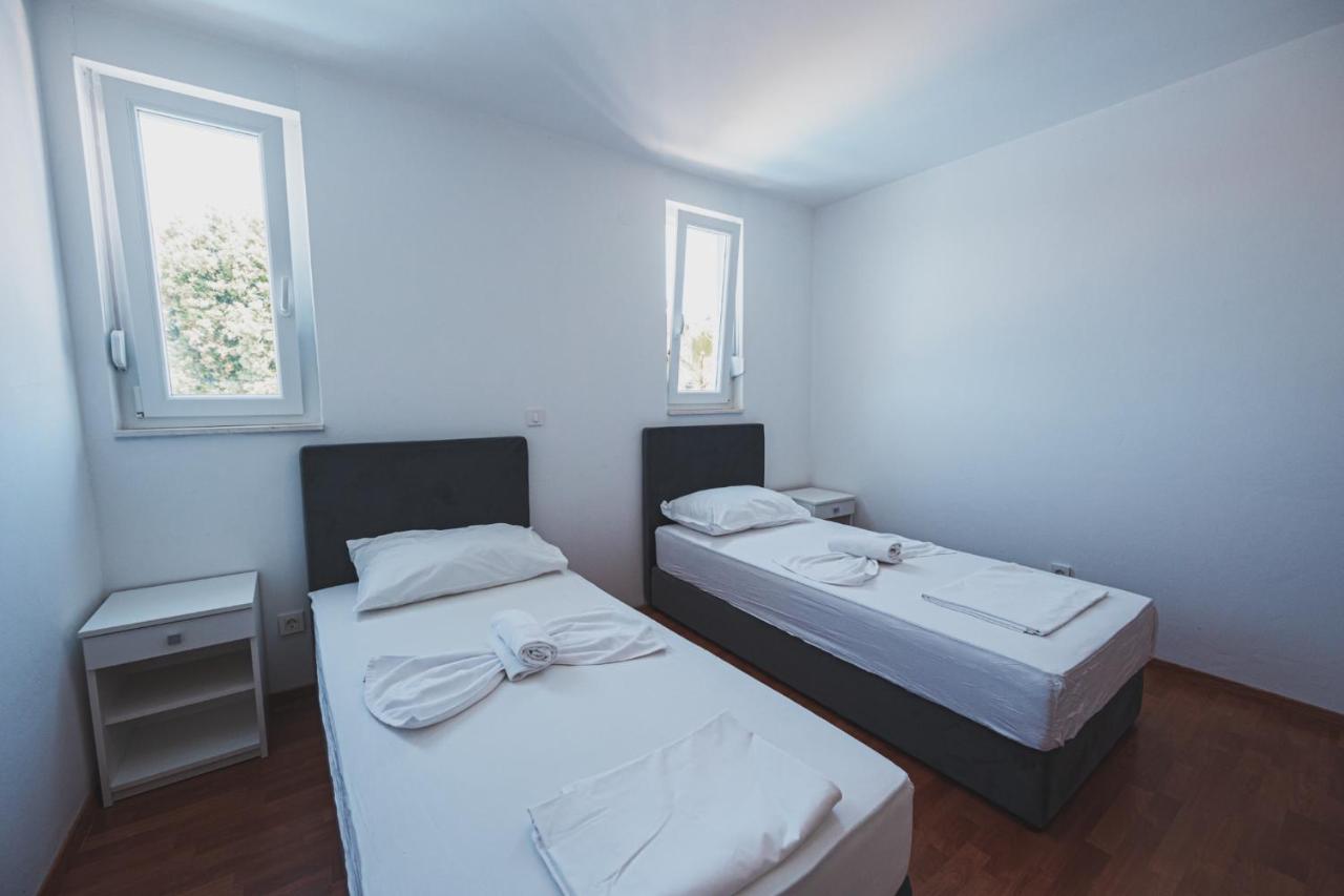 Royal I | Two-Bedroom Apartment BSMT - Image 13