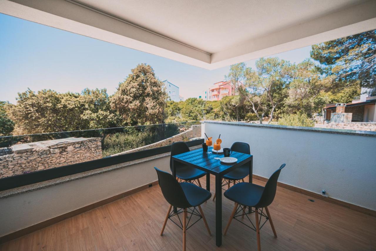 Royal II | Two-Bedroom Apartment with Balcony - Image 4