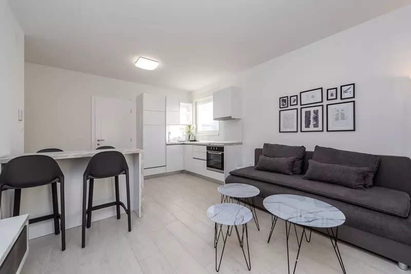 Pool Maris | One-Bedroom apartment - Image 10
