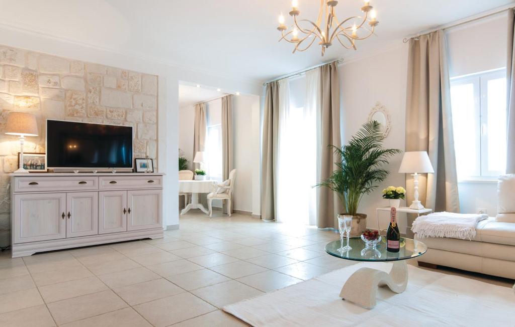 Villa Toma - Image 3