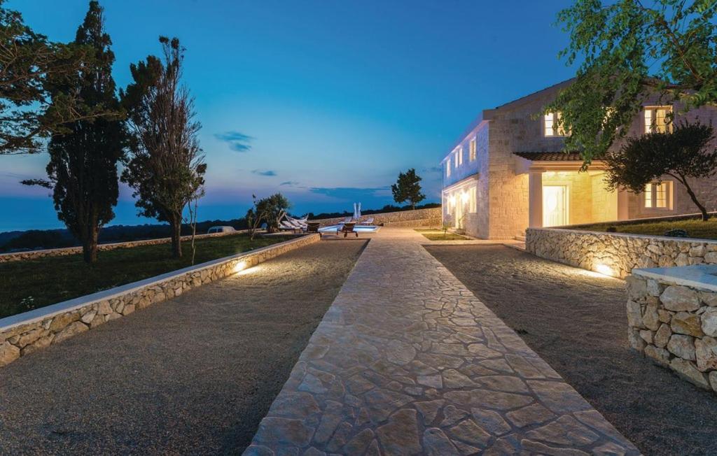 Villa Toma - Image 2