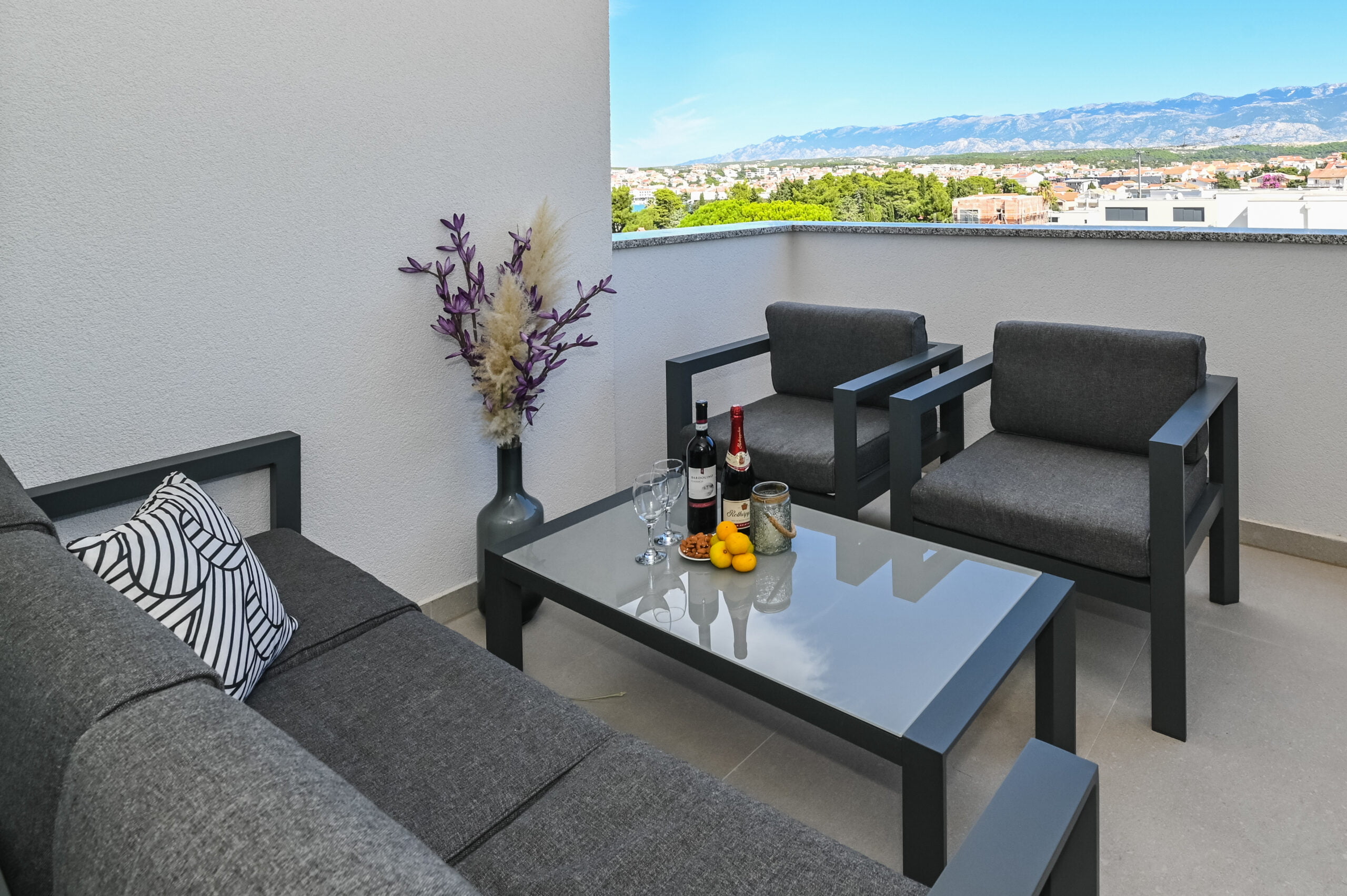 Olive Garden 2 | Two-Bedroom Apartment - Image 23