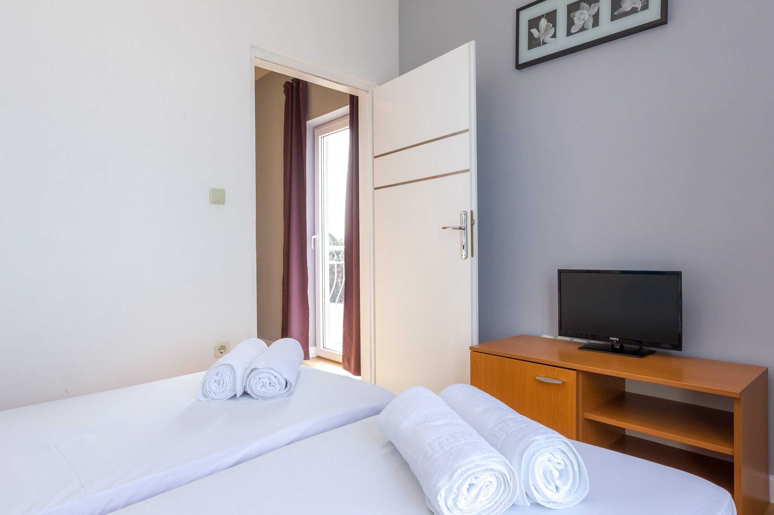 Ventus | One-Bedroom Apartment with Terrace and Sea View - Image 10