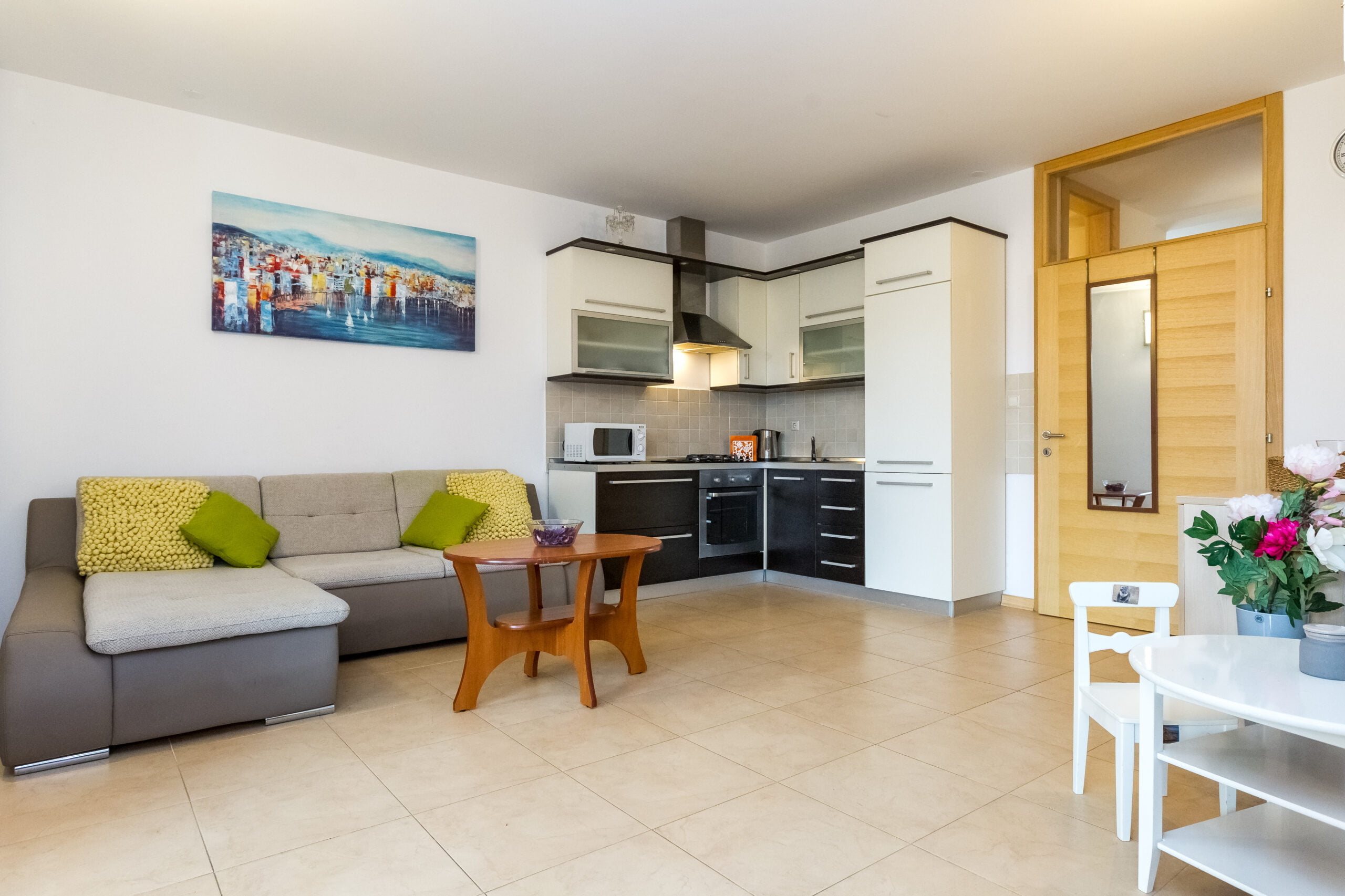 Maru | Comfort Two-bedroom Apartment with Terrace - Image 3
