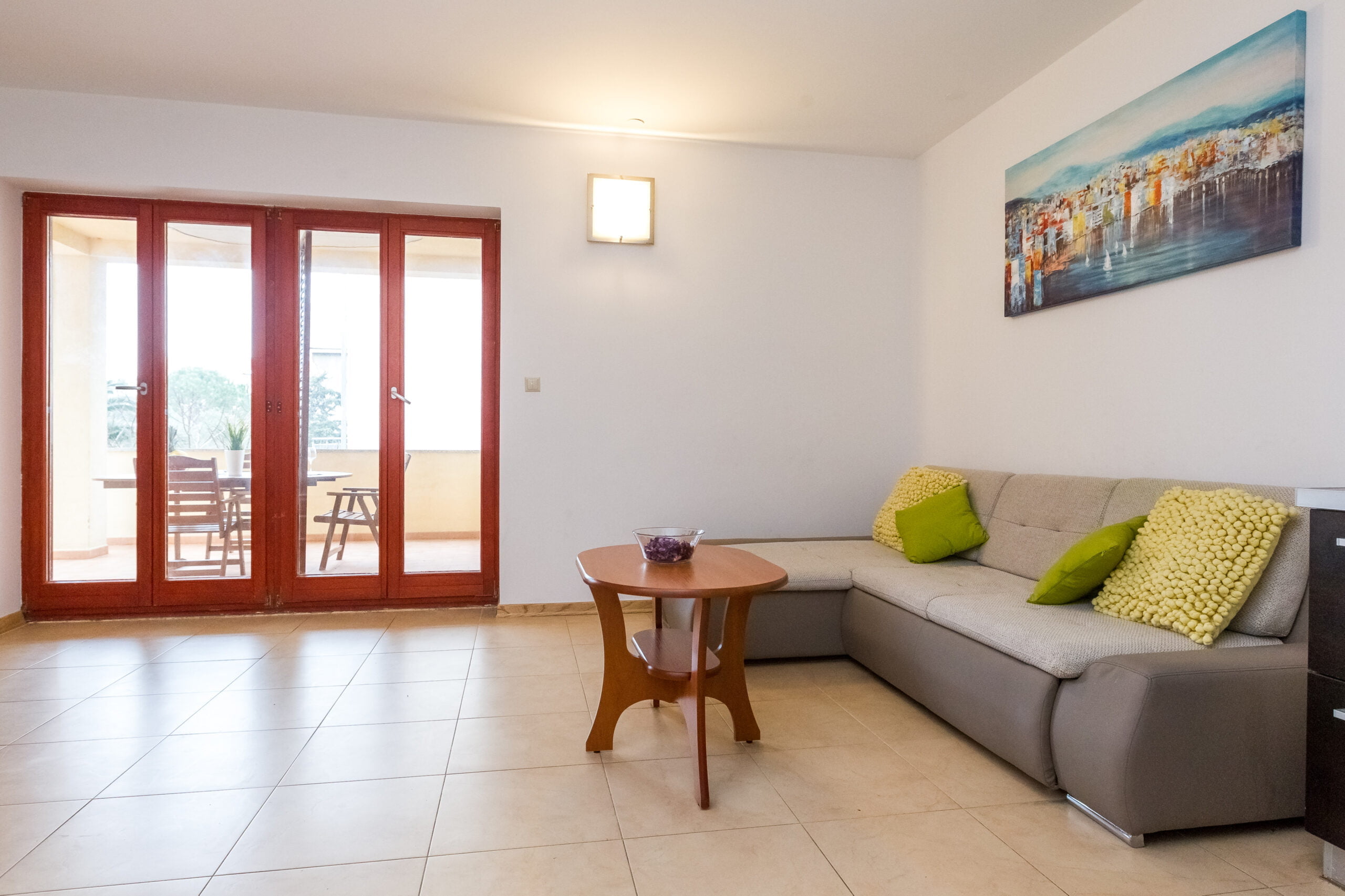 Maru | Comfort Two-bedroom Apartment with Terrace - Image 4
