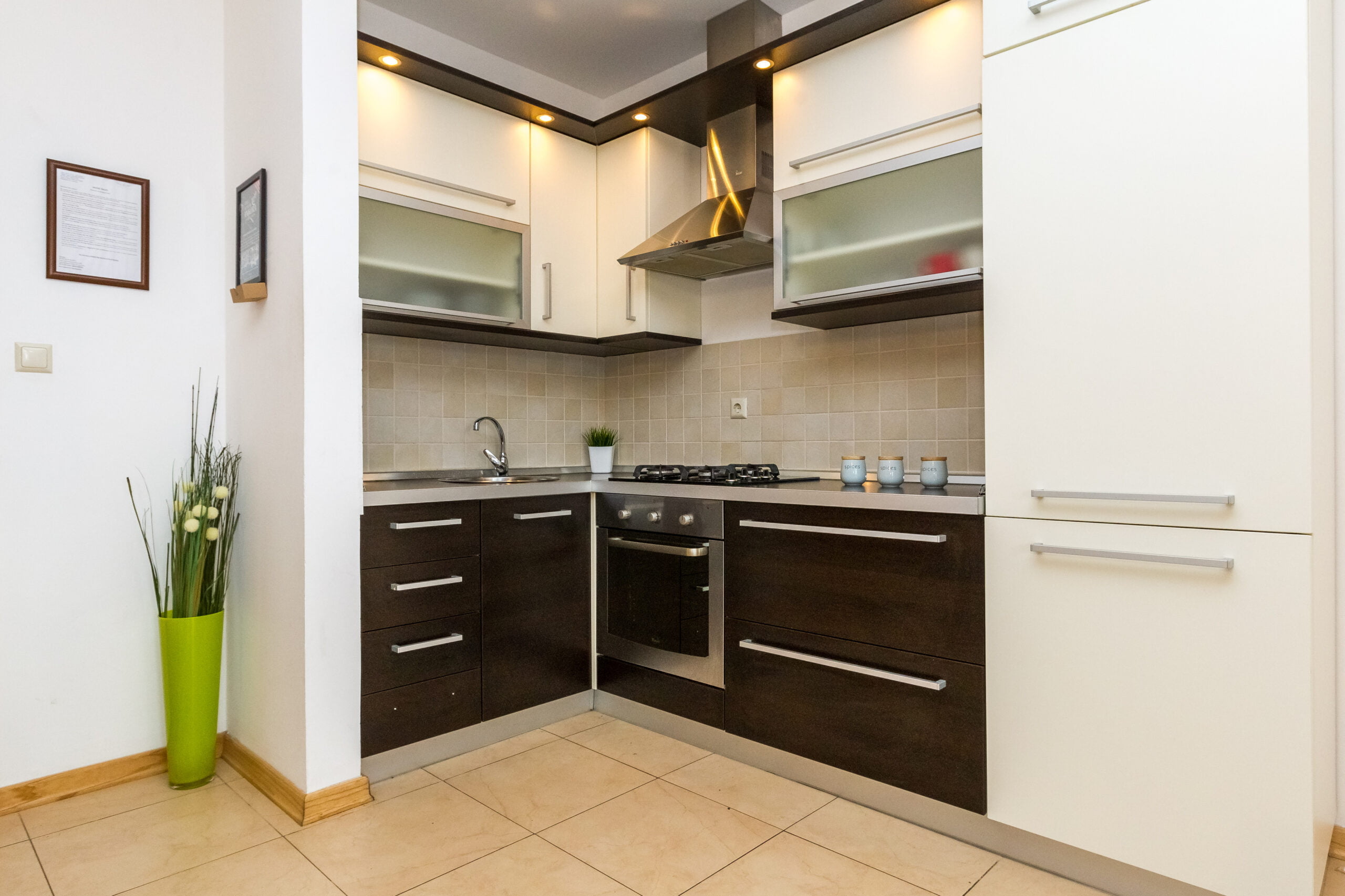 Maru | Comfort Two-bedroom Apartment with Terrace - Image 9