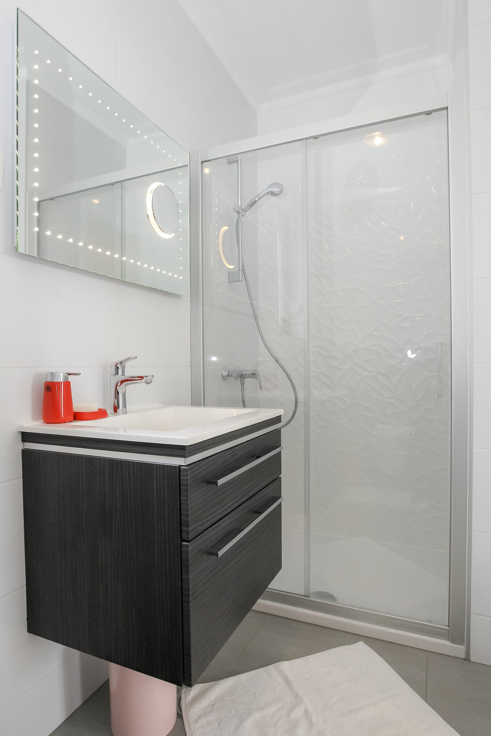 Tomana | Two-Bedroom Apartment - Image 9