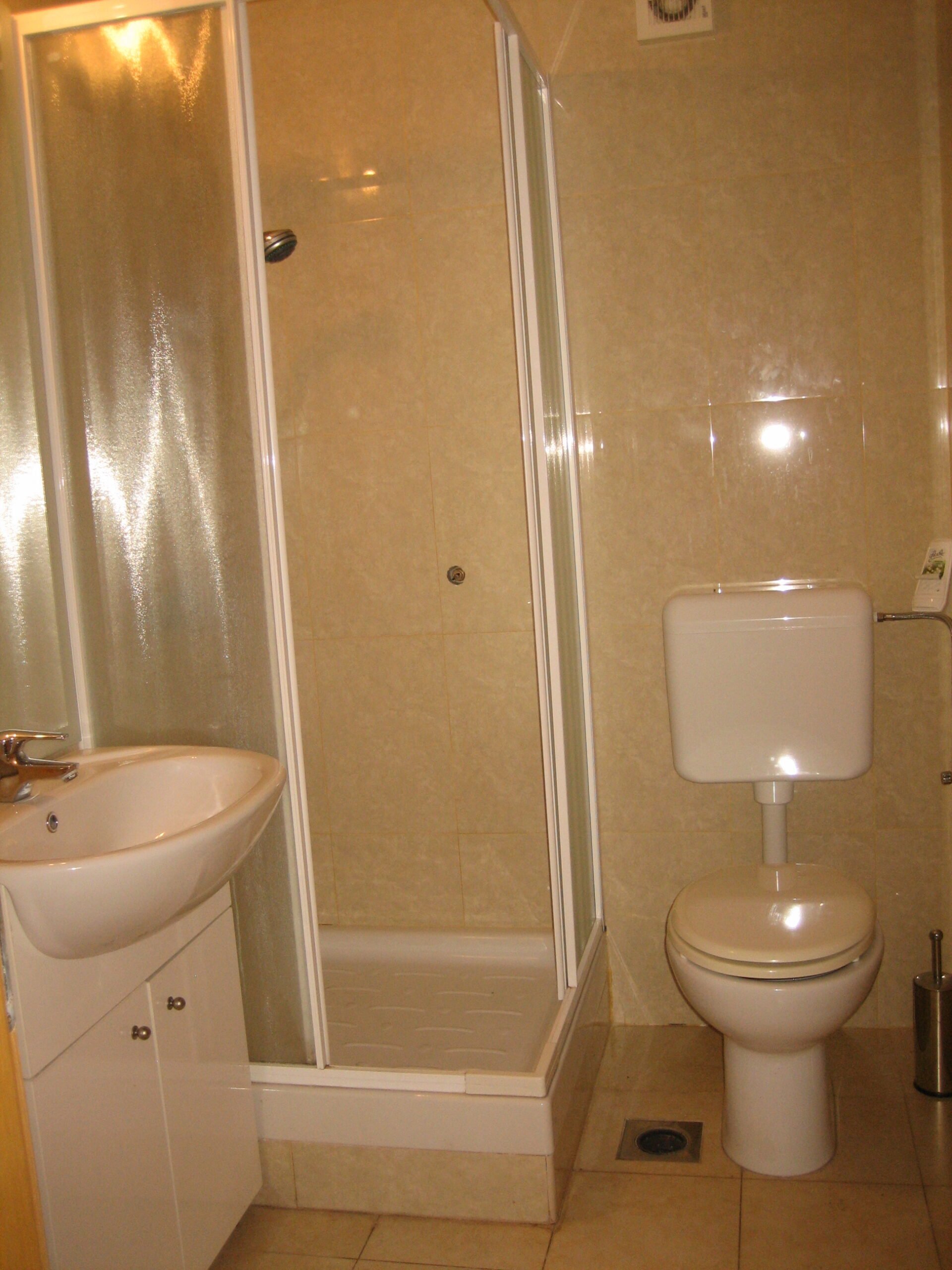 Maru | One-bedroom Apartment with Patio - Image 4
