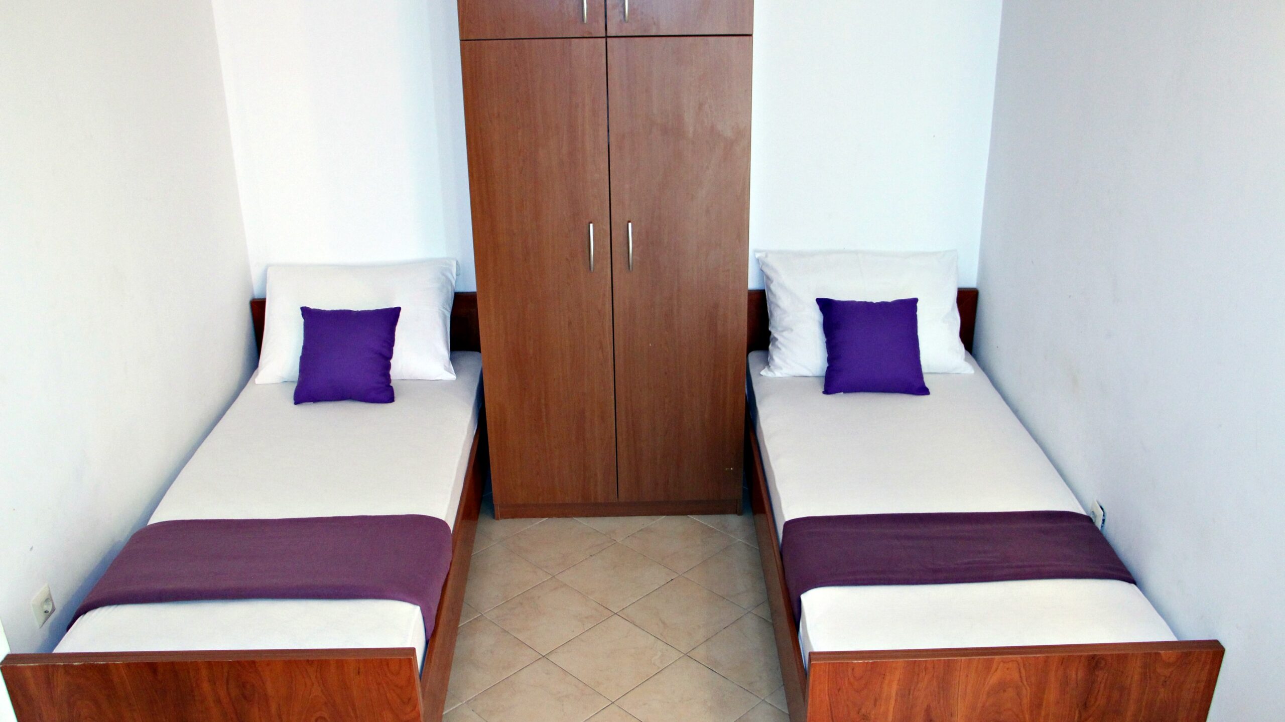 Maru | One-bedroom Apartment with Patio - Image 9