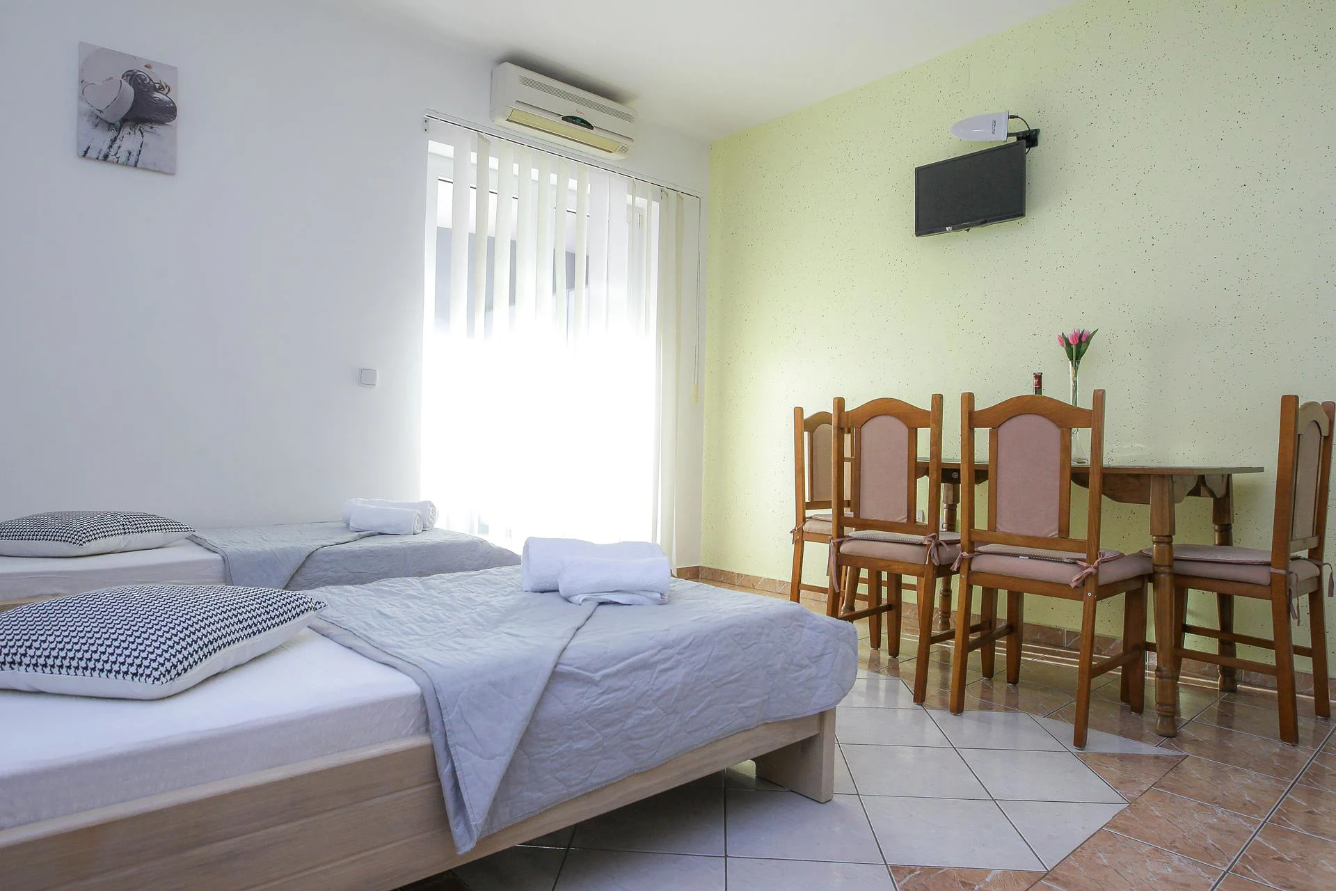 Lucky Luke | One-bedroom apartment - Image 15