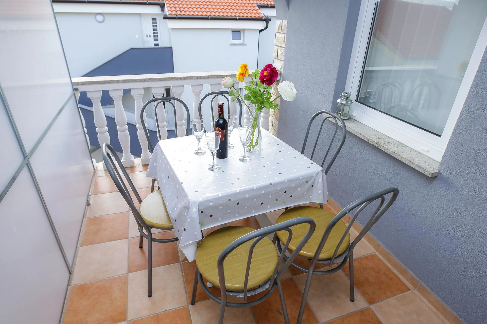 Lucky Luke | Two-bedroom apartment - Image 11