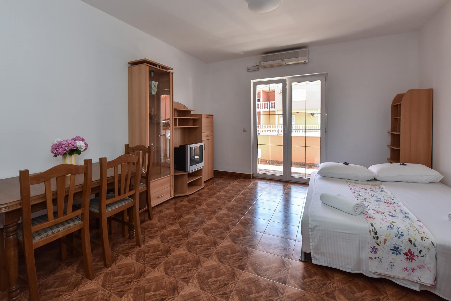 Bella Sky 5 | Studio Apartment - Image 4