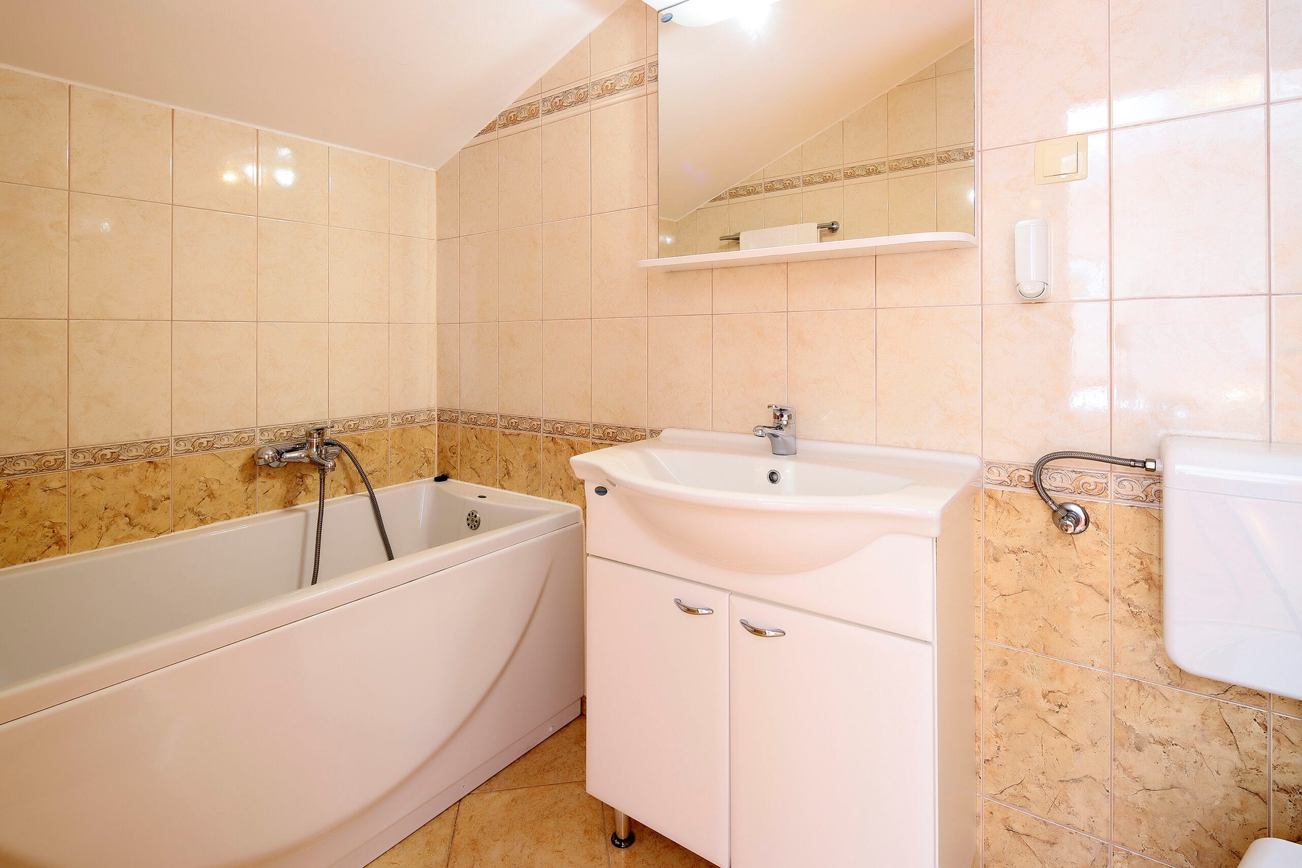 Trcol B11 | Two-bedroom apartment - Image 11