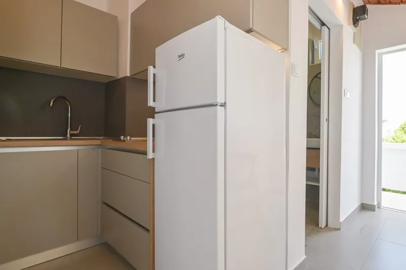 Double L | One-Bedroom Apartment - Image 5