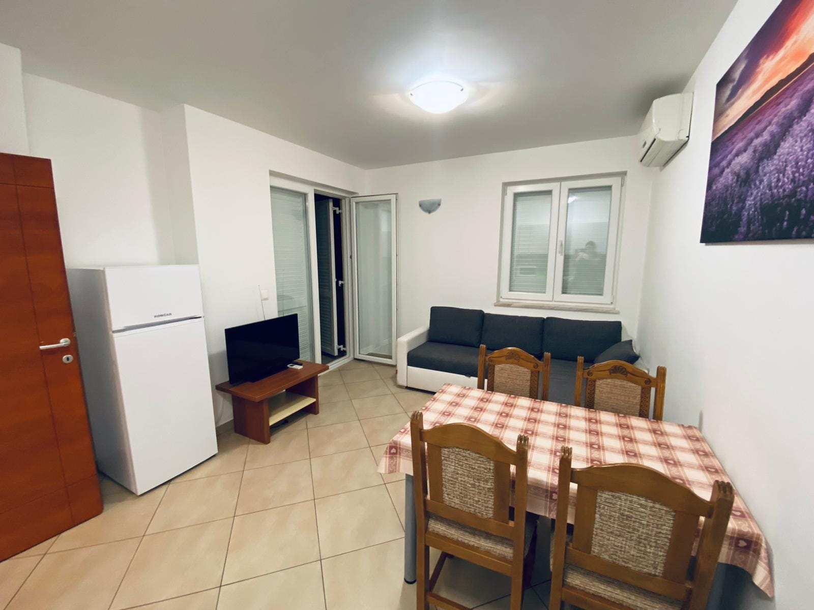 Ljiljana K | Two-bedroom apartment - Image 4