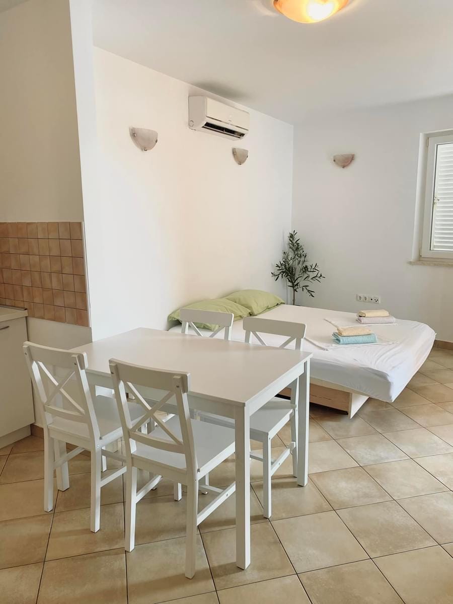 Ljiljana O | Two-bedroom apartment - Image 9