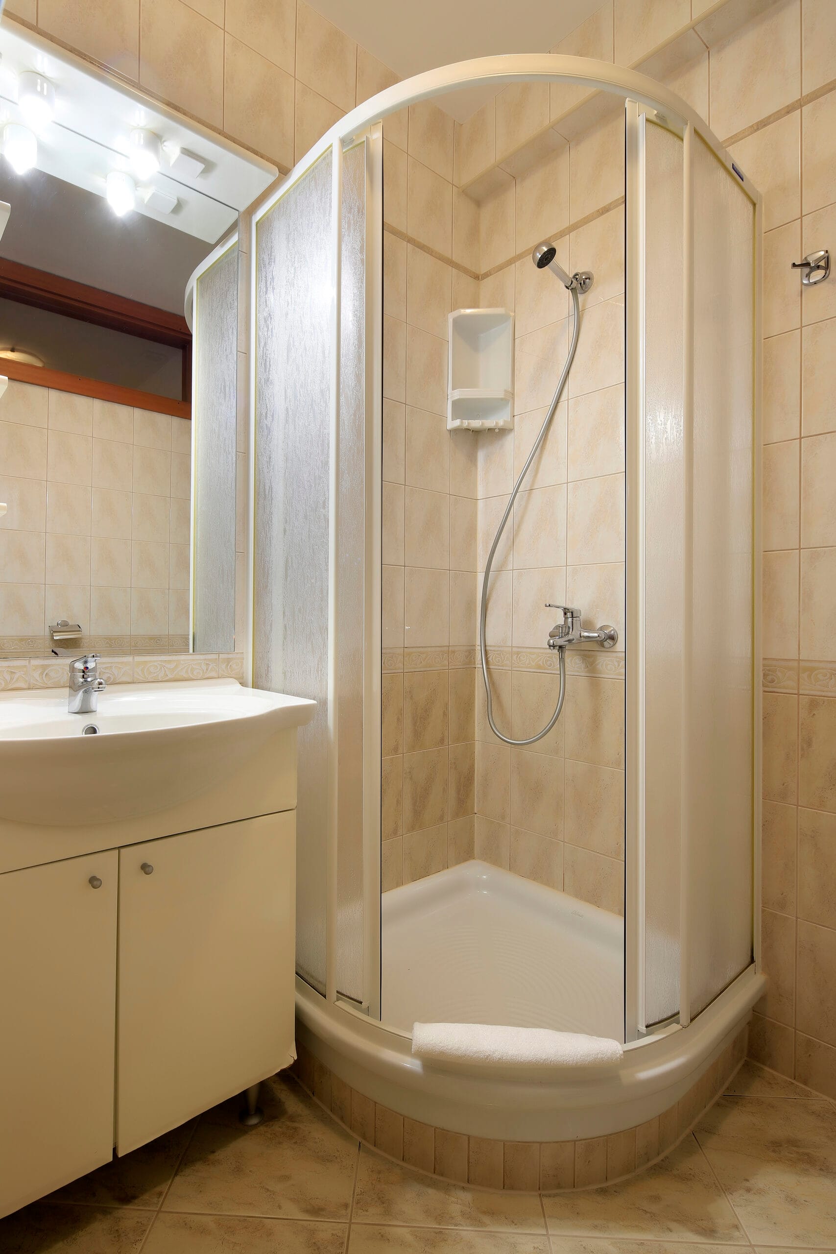 Trcol B4 | One-bedroom apartment - Image 17