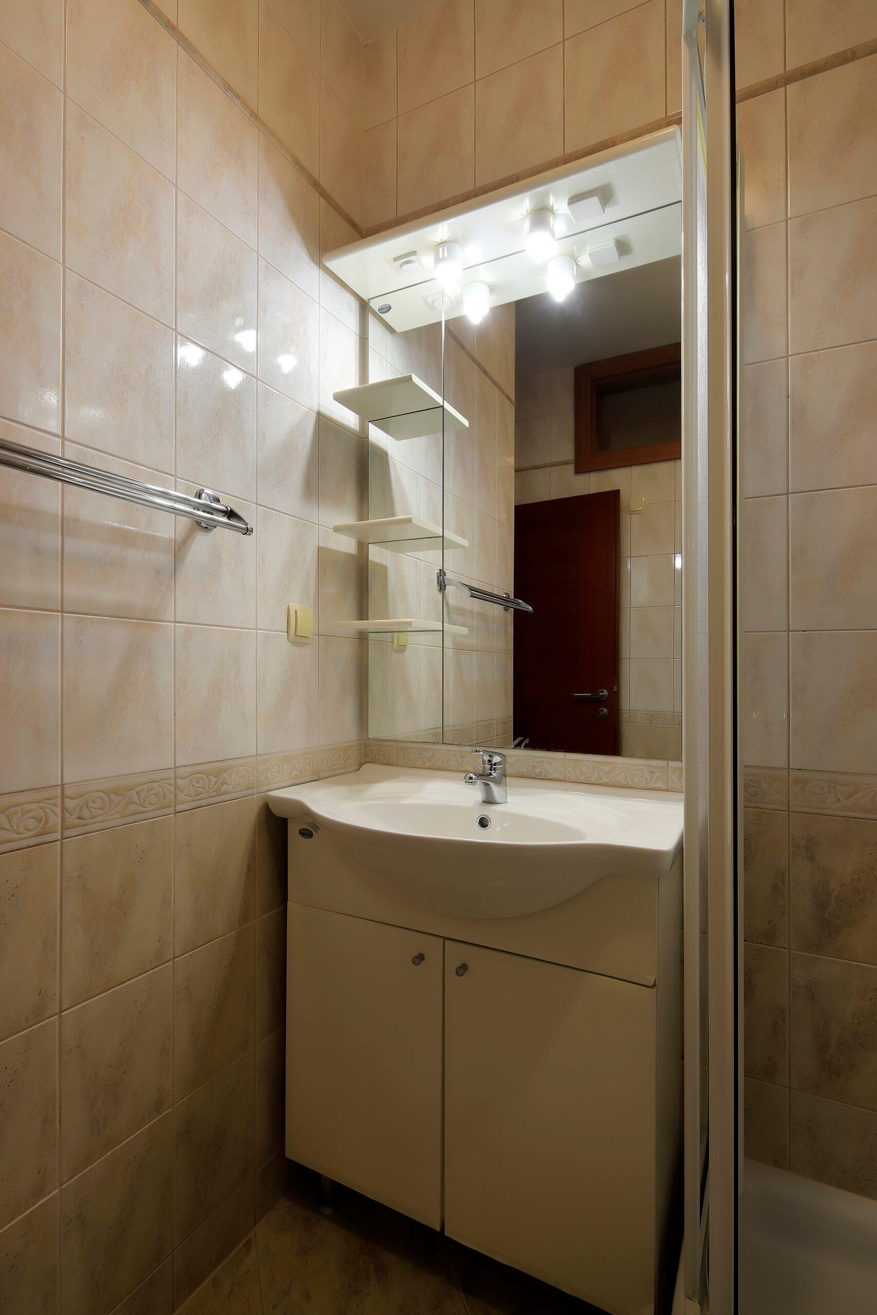 Trcol B4 | One-bedroom apartment - Image 18