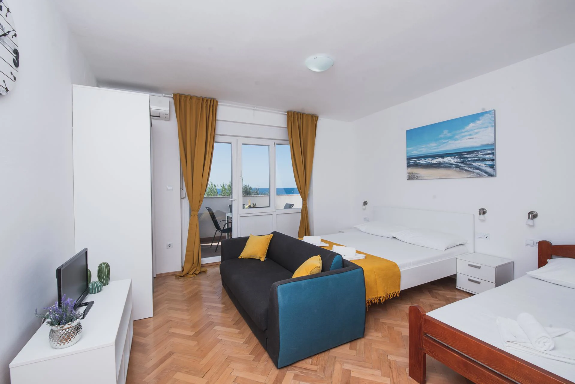 Semy | Studio Apartment - Image 4