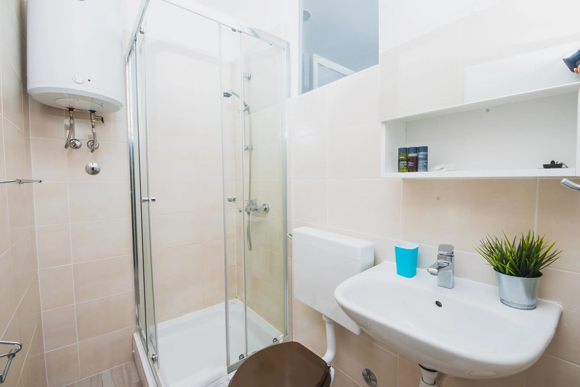 Semy | Studio Apartment - Image 7