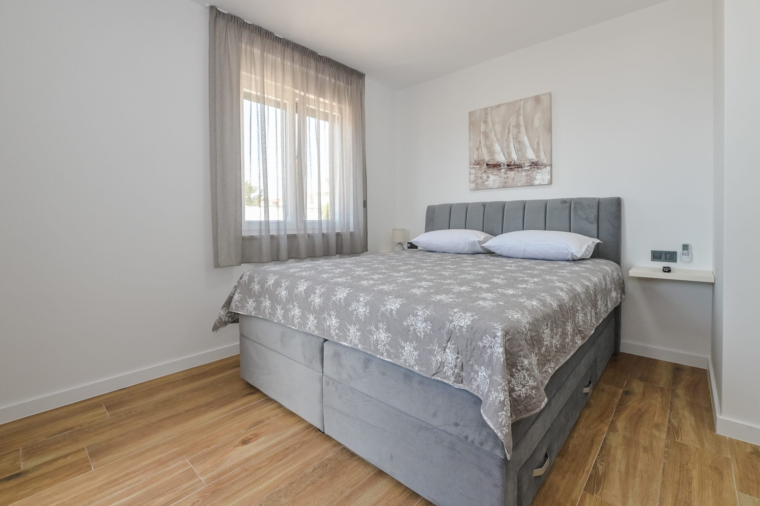Eagle | Two-bedroom apartment - Image 32
