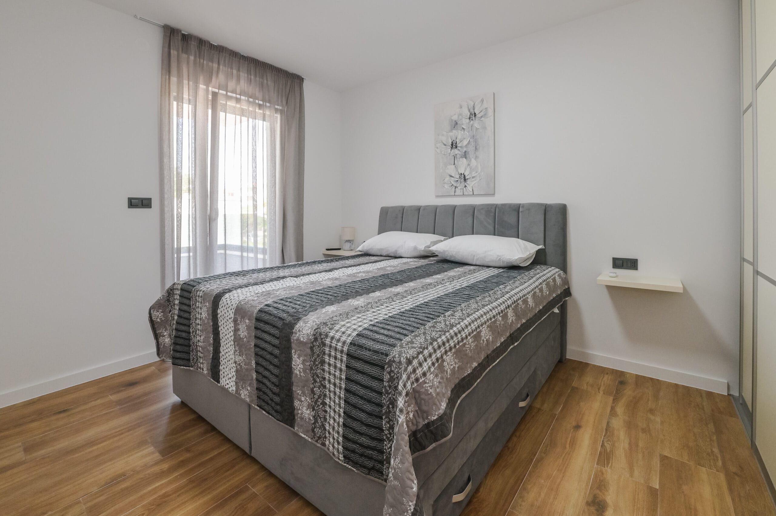 Eagle | Two-bedroom apartment - Image 23