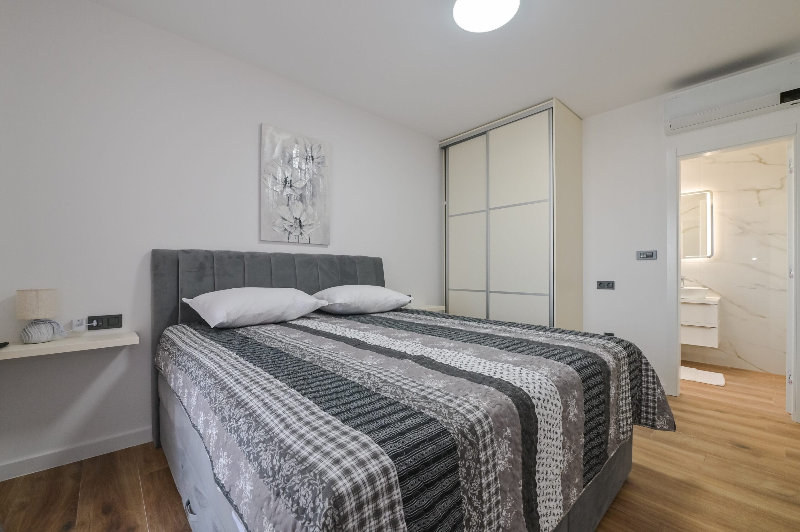 Eagle | Two-bedroom apartment - Image 22