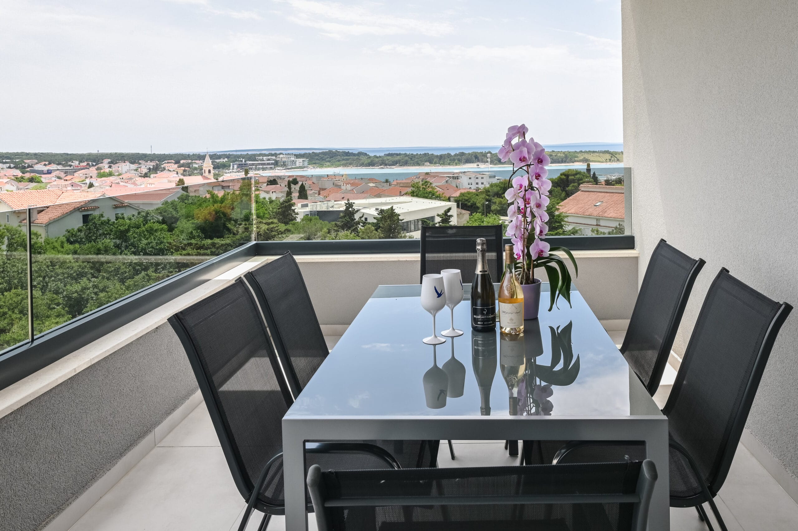 Eagle | Two-bedroom apartment - Image 11