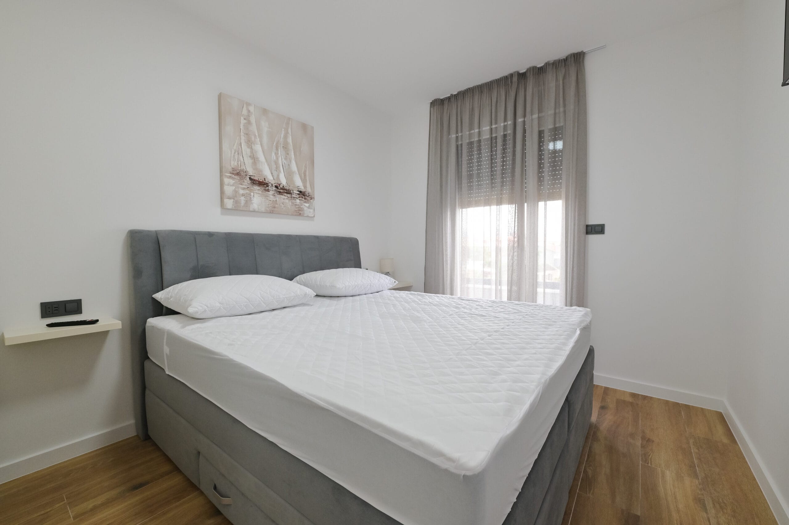 Eagle | Two-bedroom apartment - Image 8