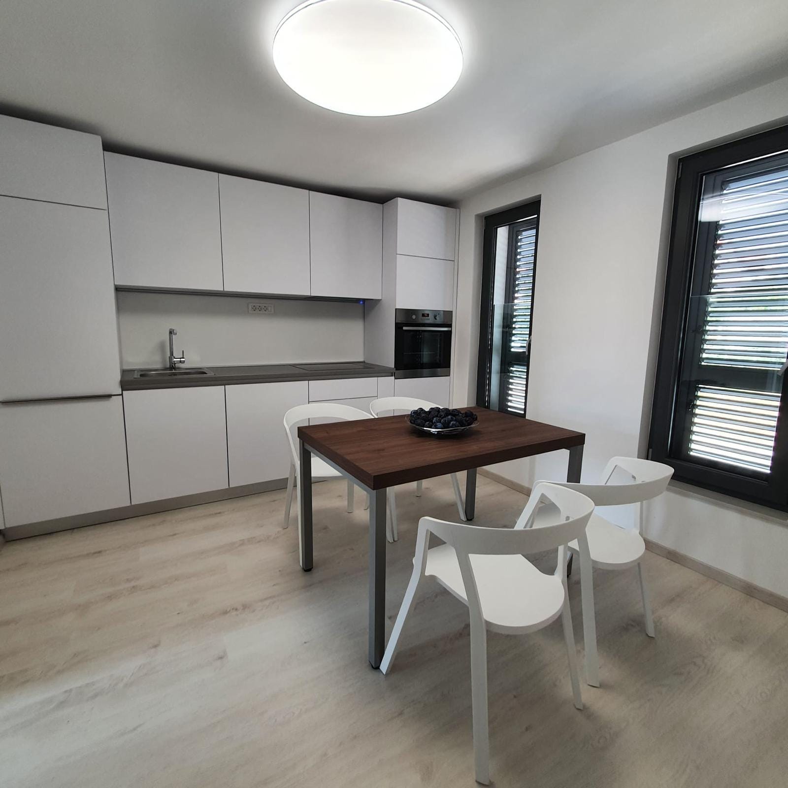 Aqua 4 | One-bedroom apartment - Image 7