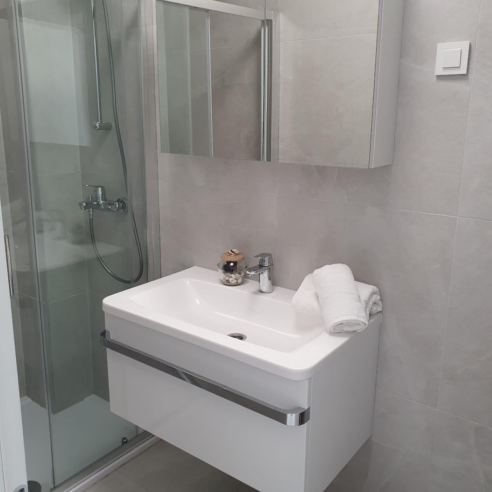 Aqua 4 | One-bedroom apartment - Image 3
