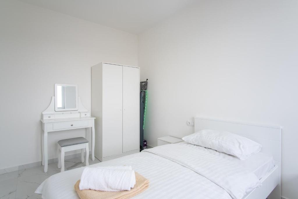 Villa Luna Deluxe 2 | Two Bedroom Apartment - Image 2