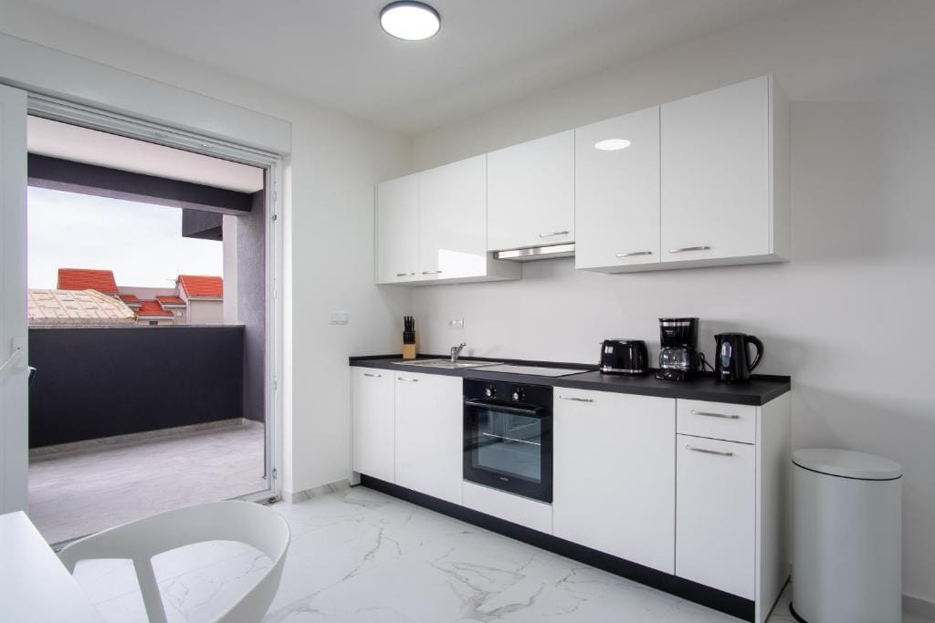 Villa Luna Deluxe 2 | Two Bedroom Apartment - Image 9