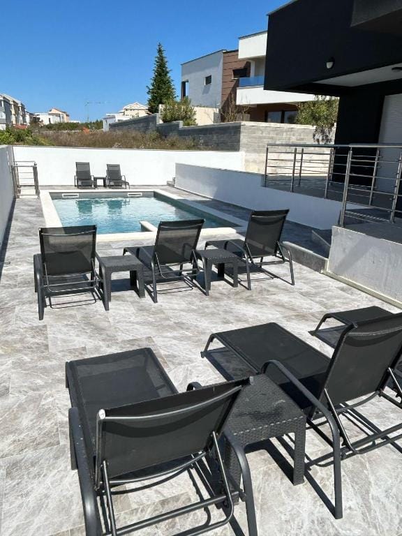 Villa Luna Deluxe 2 | Two Bedroom Apartment - Image 18