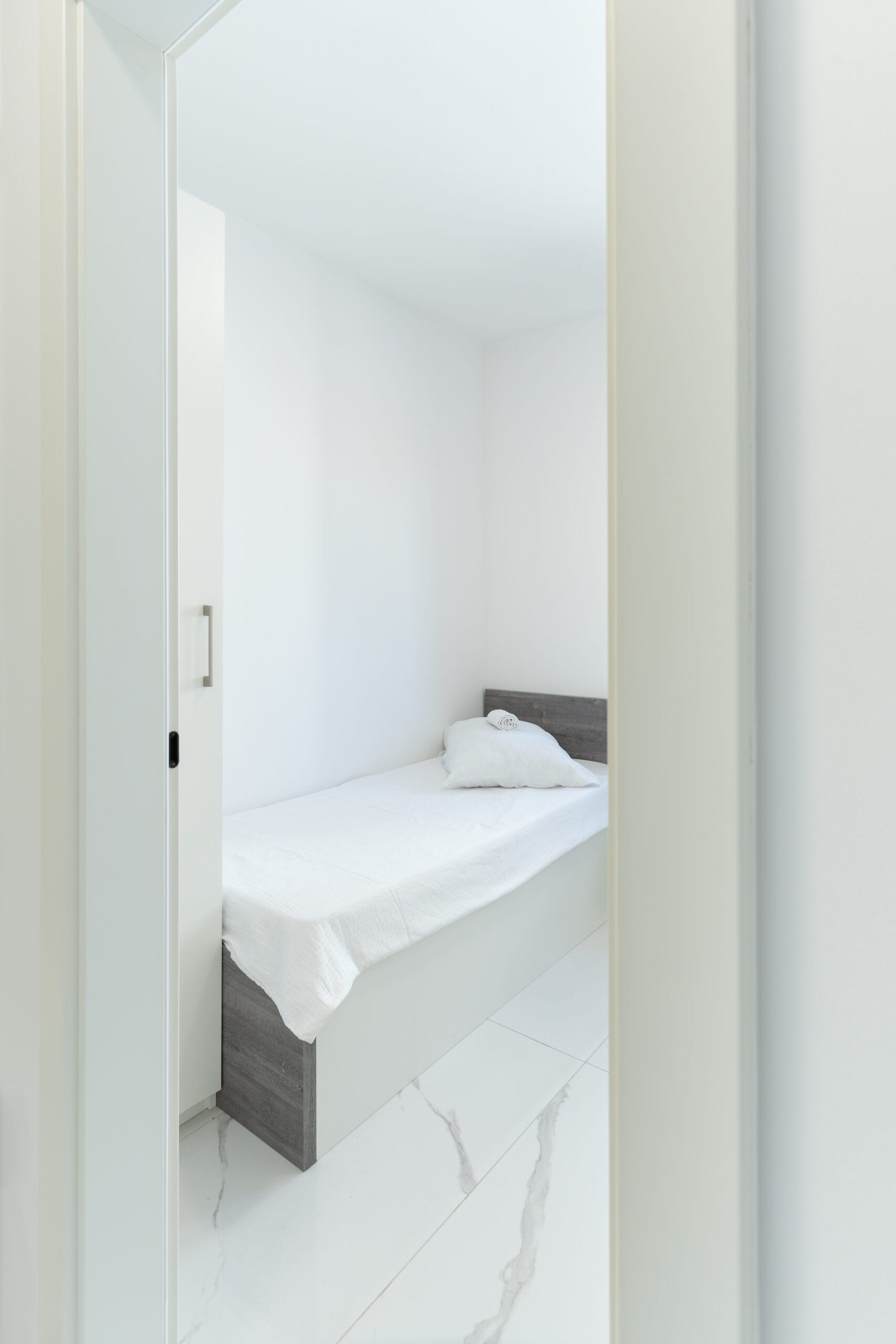 Meridian | Two-Bedroom with terrace - Image 13