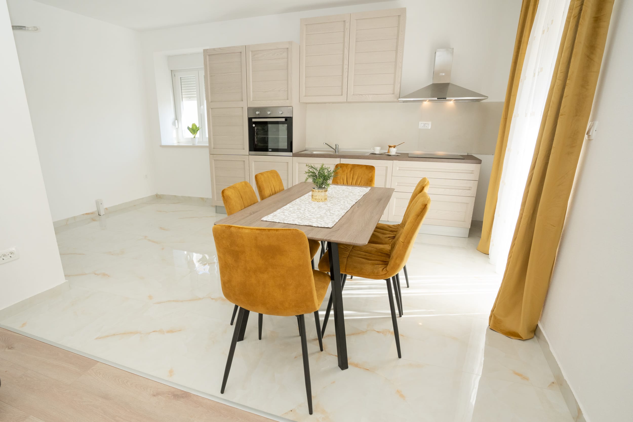 ROZA 2 | Two bedroom - Image 4