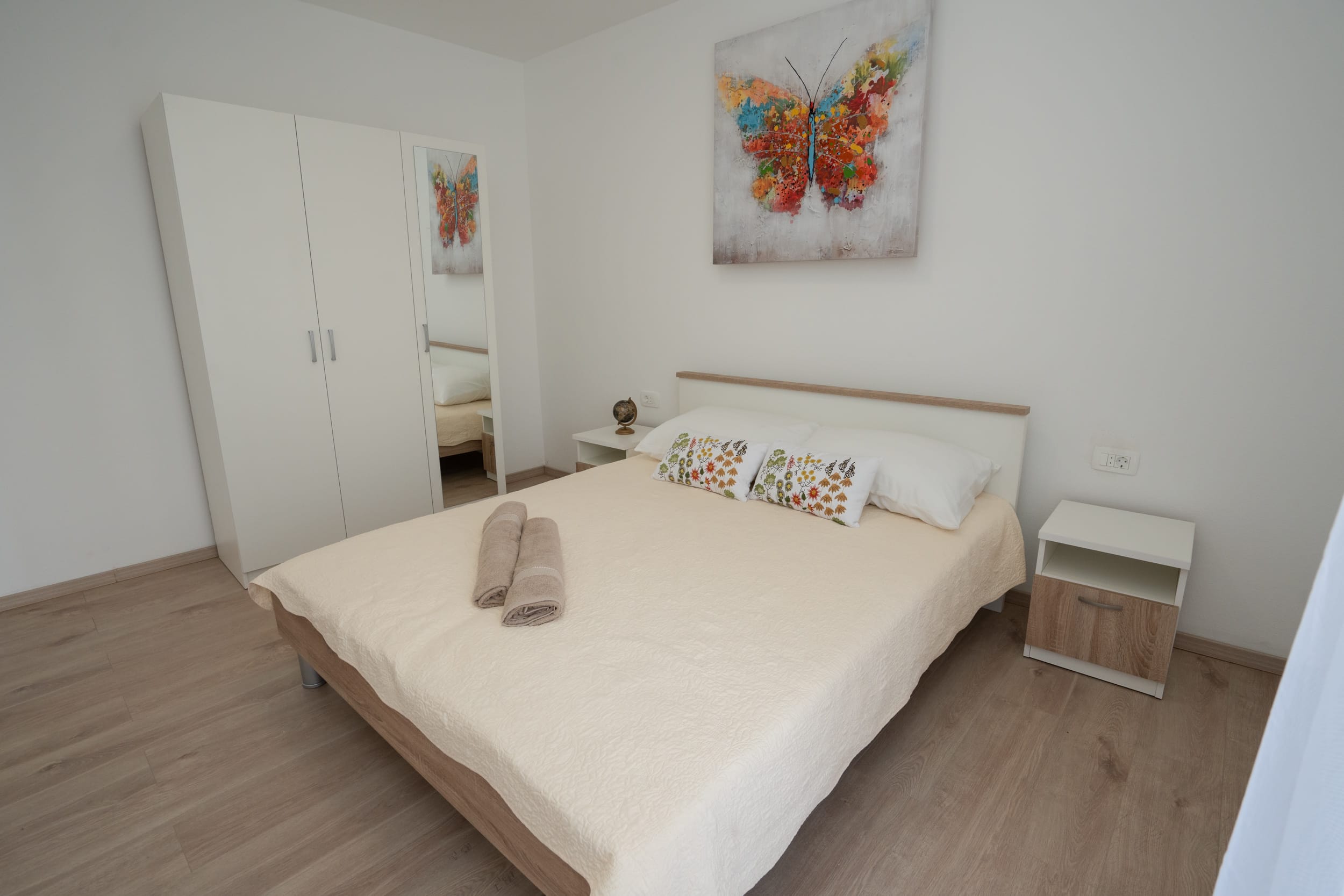 ROZA 2 | Two bedroom - Image 12