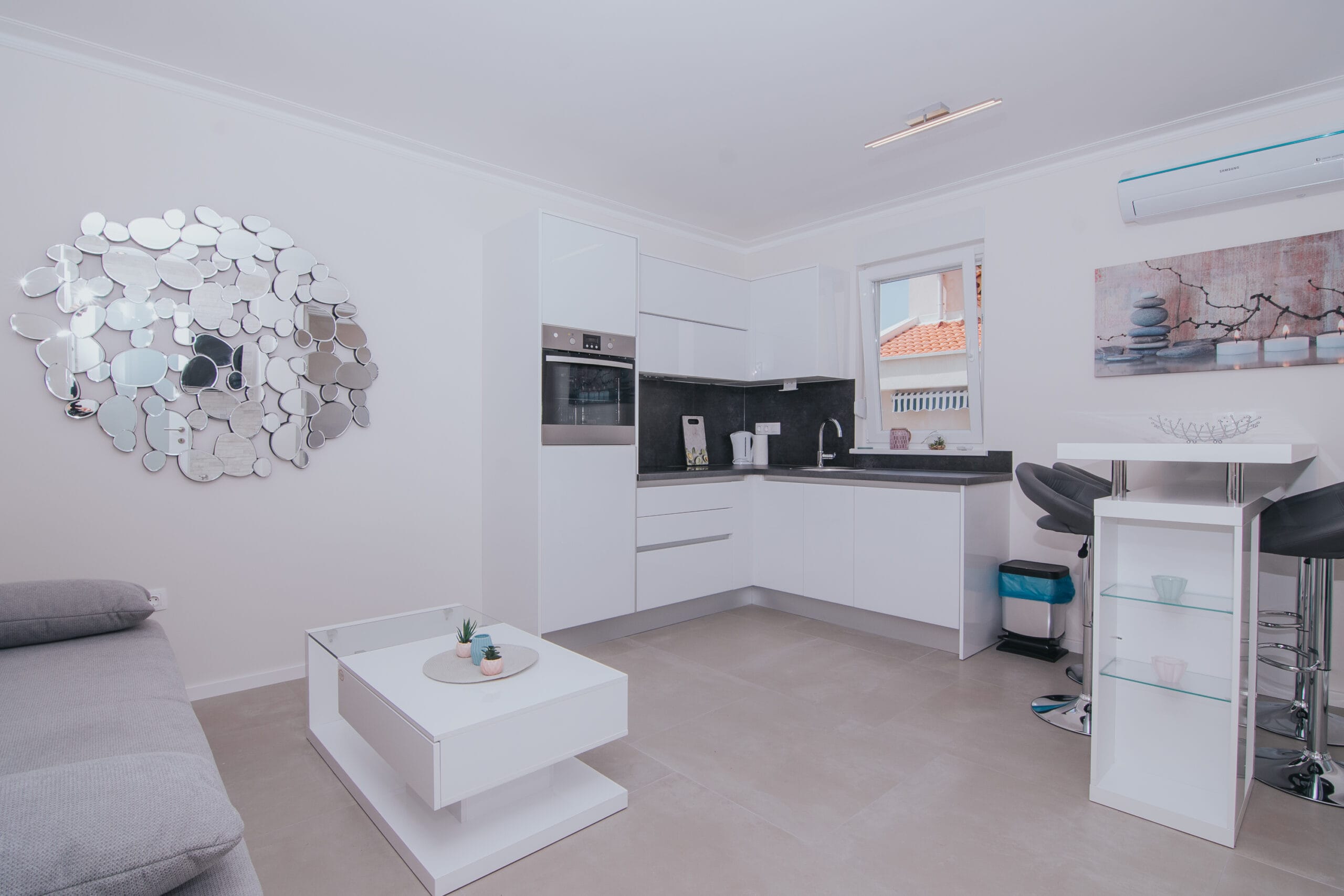 Relax | One-Bedroom Infinity II - Image 3